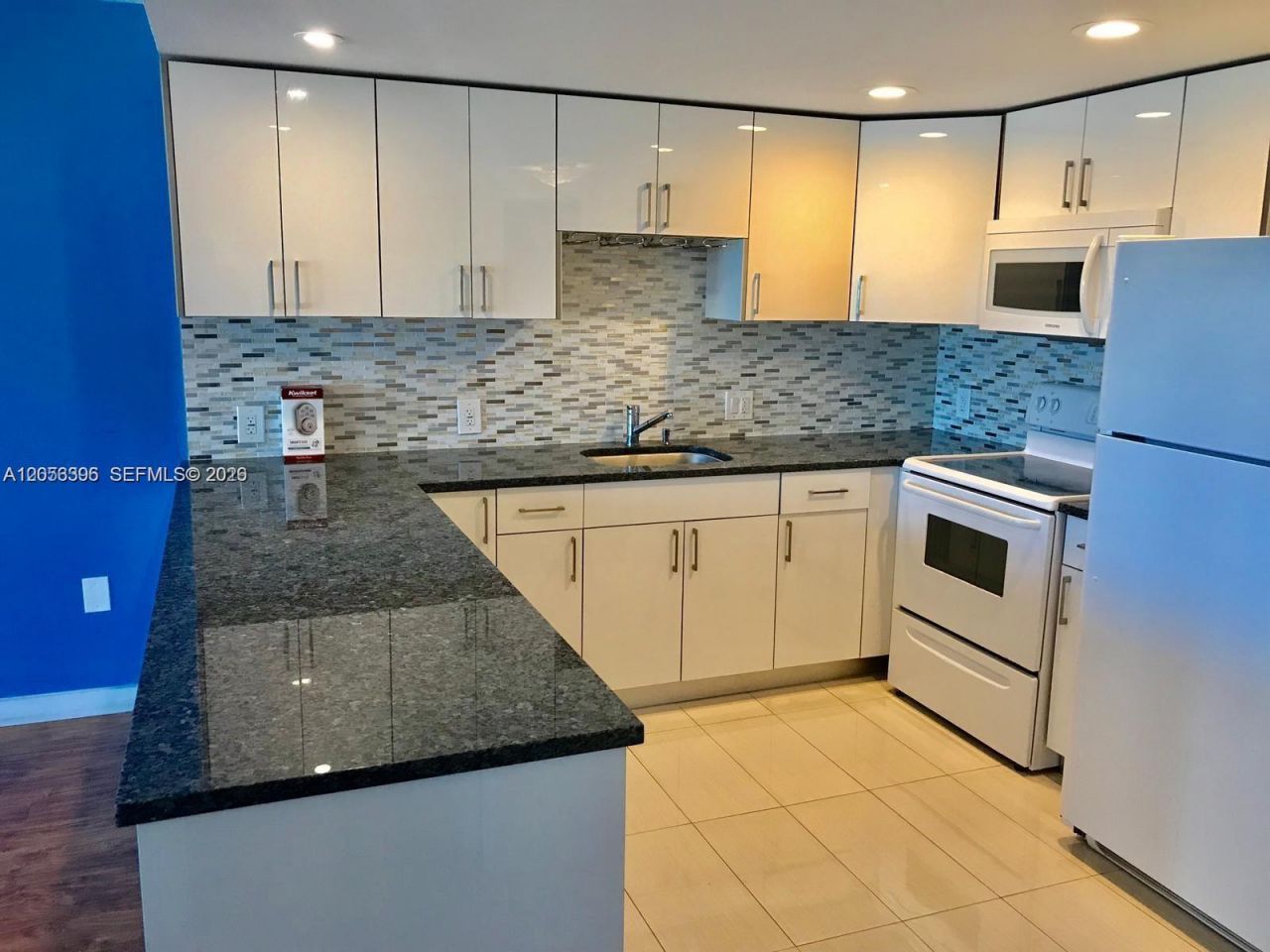 13155 Ixora Ct, Unit 907, North Miami, FL 33181 Photo