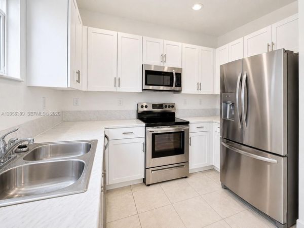 2637 SE 12th St , Homestead, FL 33035