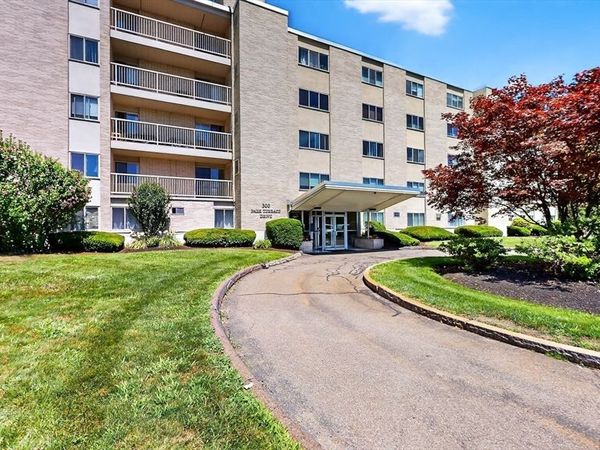 300 Park Terrace Dr, Unit 343, Stoneham, MA 02180