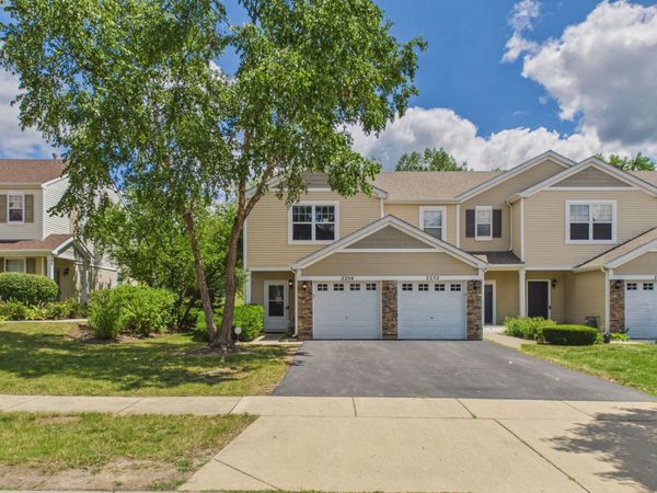 2254 Flagstone Lane, Carpentersville, IL 60110