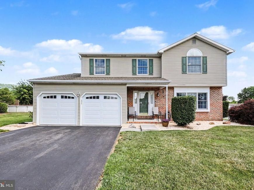 9 Blue Spruce Drive, Enola, PA 17025 Main Photo