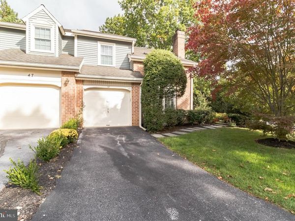 48 STONEHURST COURT , CHESTERBROOK, PA 19087