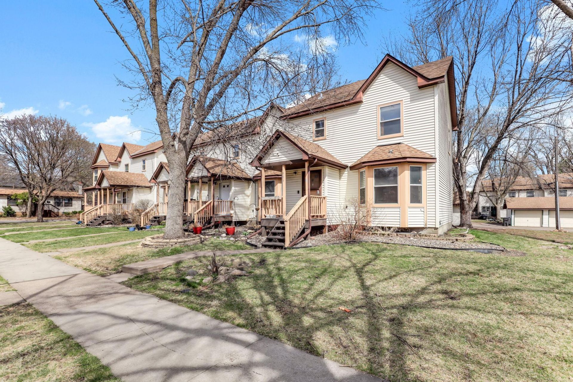 906 Galtier Street, Saint Paul, MN 55117 Main Photo