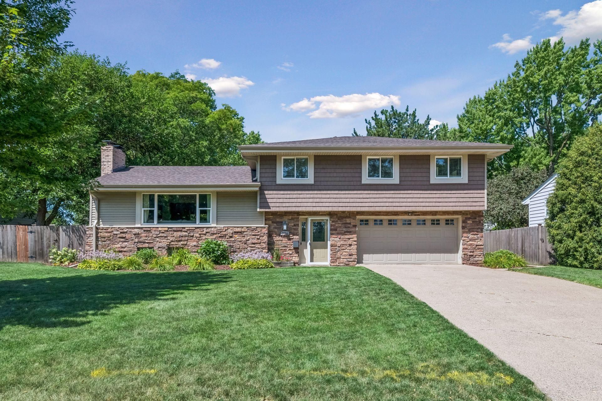 7116 Bristol Boulevard  Edina, MN 55435