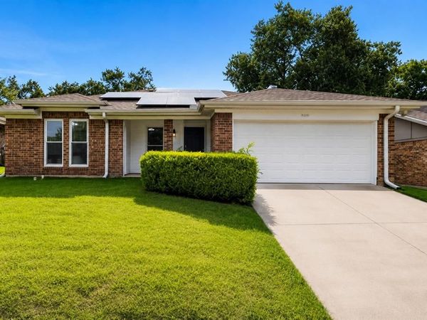 6613 Constitution Drive, Watauga, TX 76148