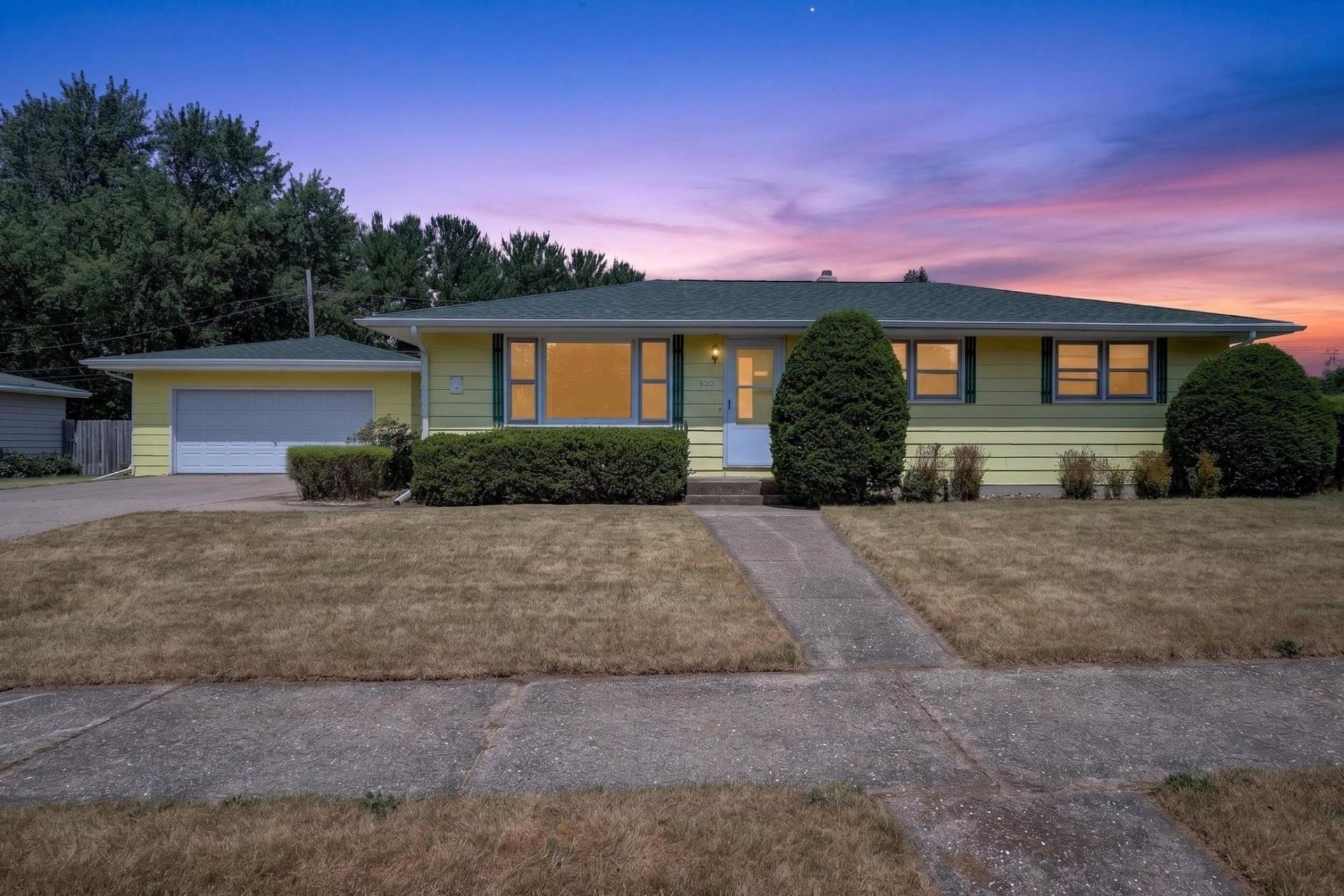 920 Sunset Drive, Milton, WI 53563 Main Photo