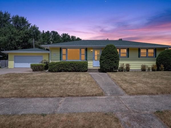 920 W Sunset Drive, Milton, WI 53563