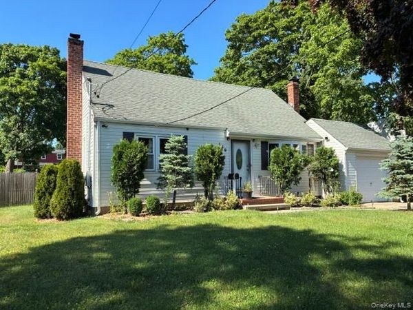 169 W 21st Street , Huntington Station, NY 11746