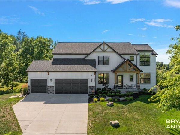 5951 Golden Hollow Drive SE, Grand Rapids, MI 49512
