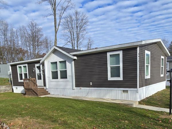 4419 Mosswood Drive NE, Rockford, MI 49341