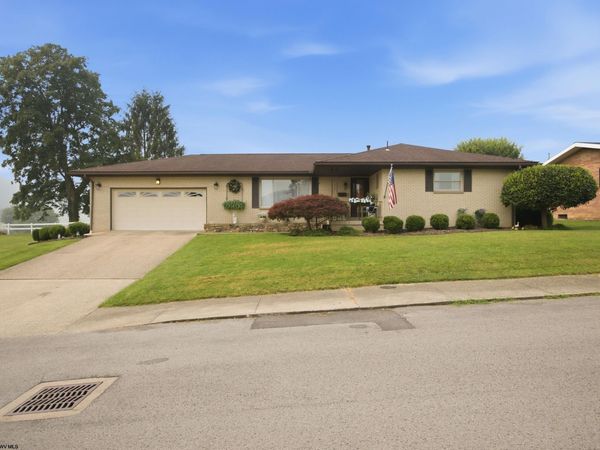 15 Columbia Road, Shinnston, WV 26431