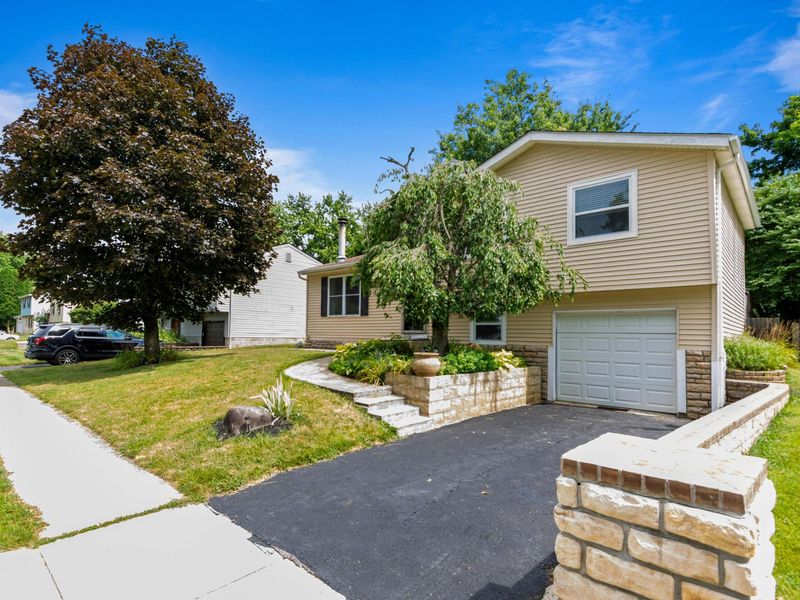 8947 Stillwater Drive, Galloway, OH 43119 Photo 2