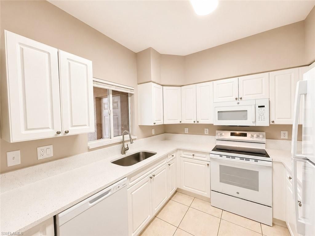 4172 Castilla Cir, Unit 201, Fort Myers, FL 33916 Photo