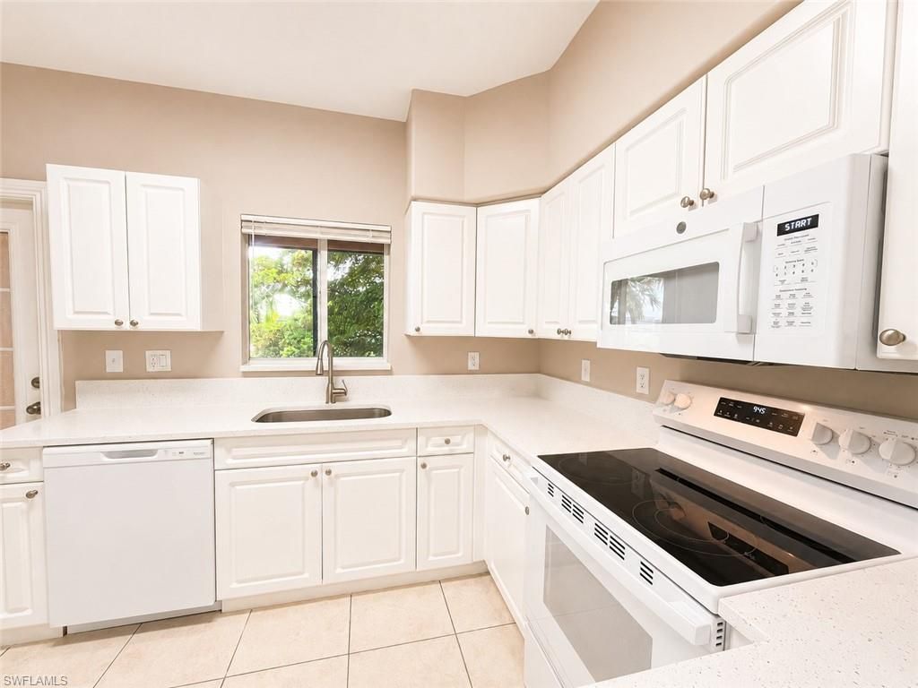 4172 Castilla Cir, Unit 201, Fort Myers, FL 33916 Photo