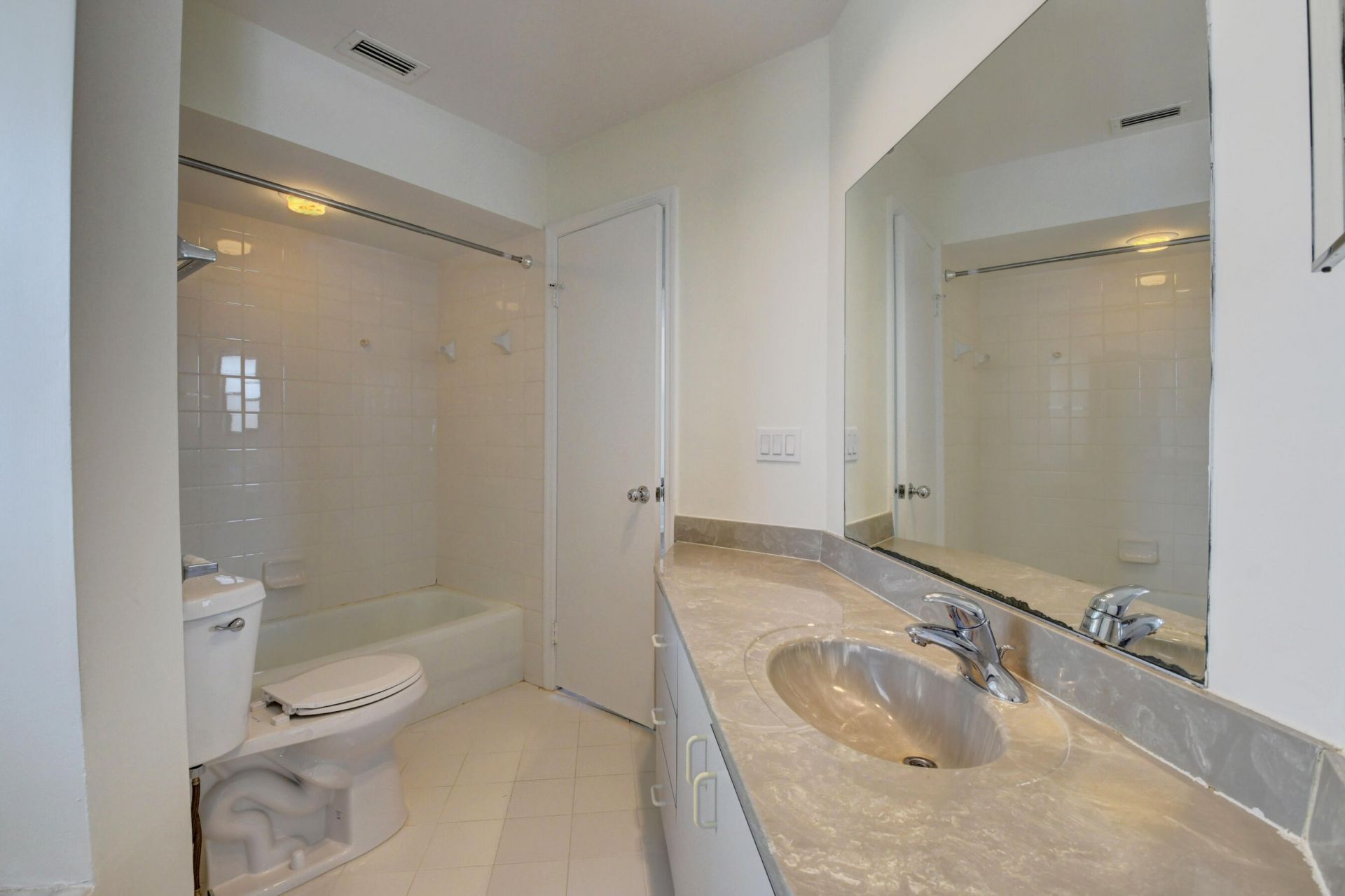 8644 Eagle Run Drive, Unit 18, Boca Raton, FL 33434 Photo