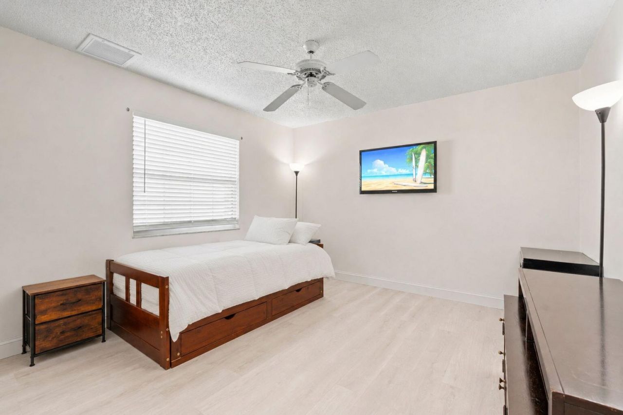1202 SE Mcfarlane, Port Saint Lucie, FL 34952 Photo