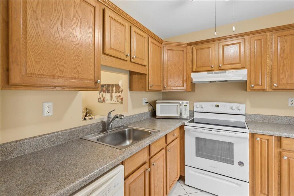 4321 NW 16th Street, Unit C202, Lauderhill, FL 33313 Photo