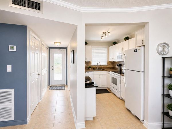 2651 SUNRISE LAKES Drive E, Unit 310, Sunrise, FL 33322