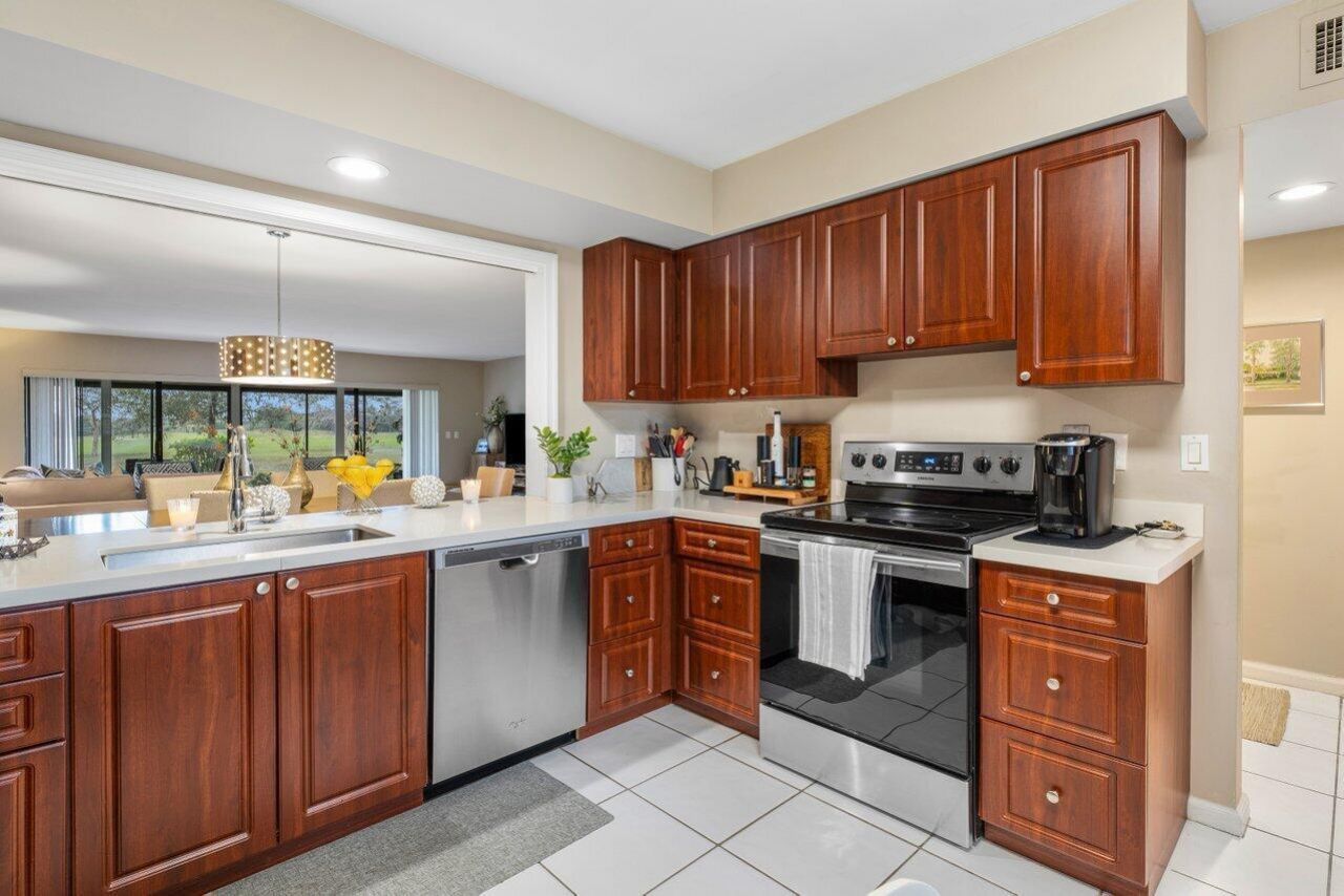 6368 Aspen Glen Circle, Boynton Beach, FL 33437 Photo