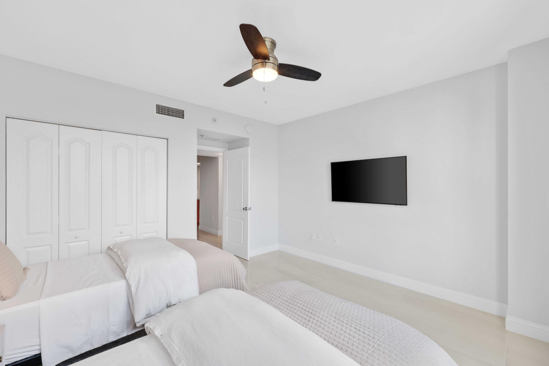 100 N Federal Highway, Fort Lauderdale, FL 33301 Photo