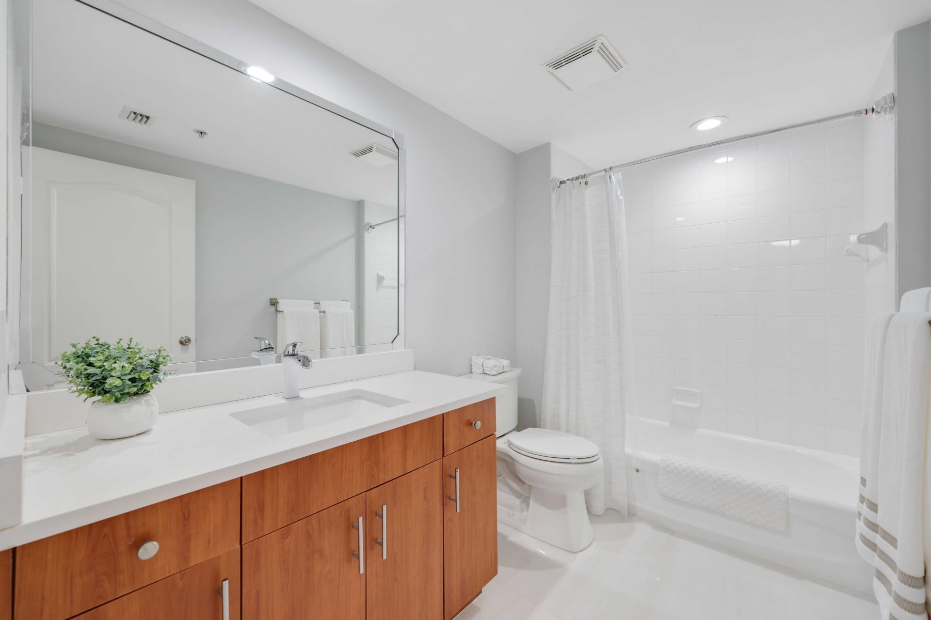100 N Federal Highway, Fort Lauderdale, FL 33301 Photo