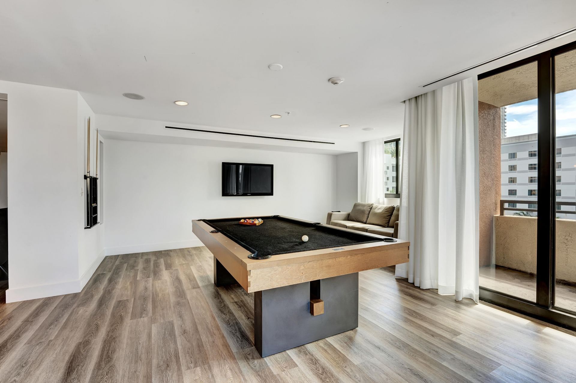 100 N Federal Highway, Fort Lauderdale, FL 33301 Photo