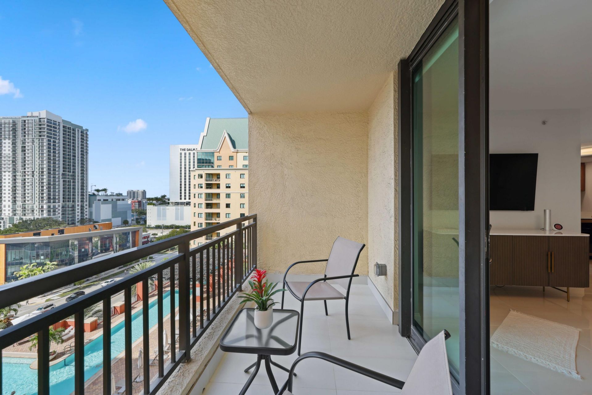 100 N Federal Highway, Fort Lauderdale, FL 33301 Photo
