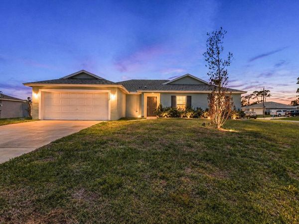 1220 SE NAVAJO Lane, Port St. Lucie, FL 34983