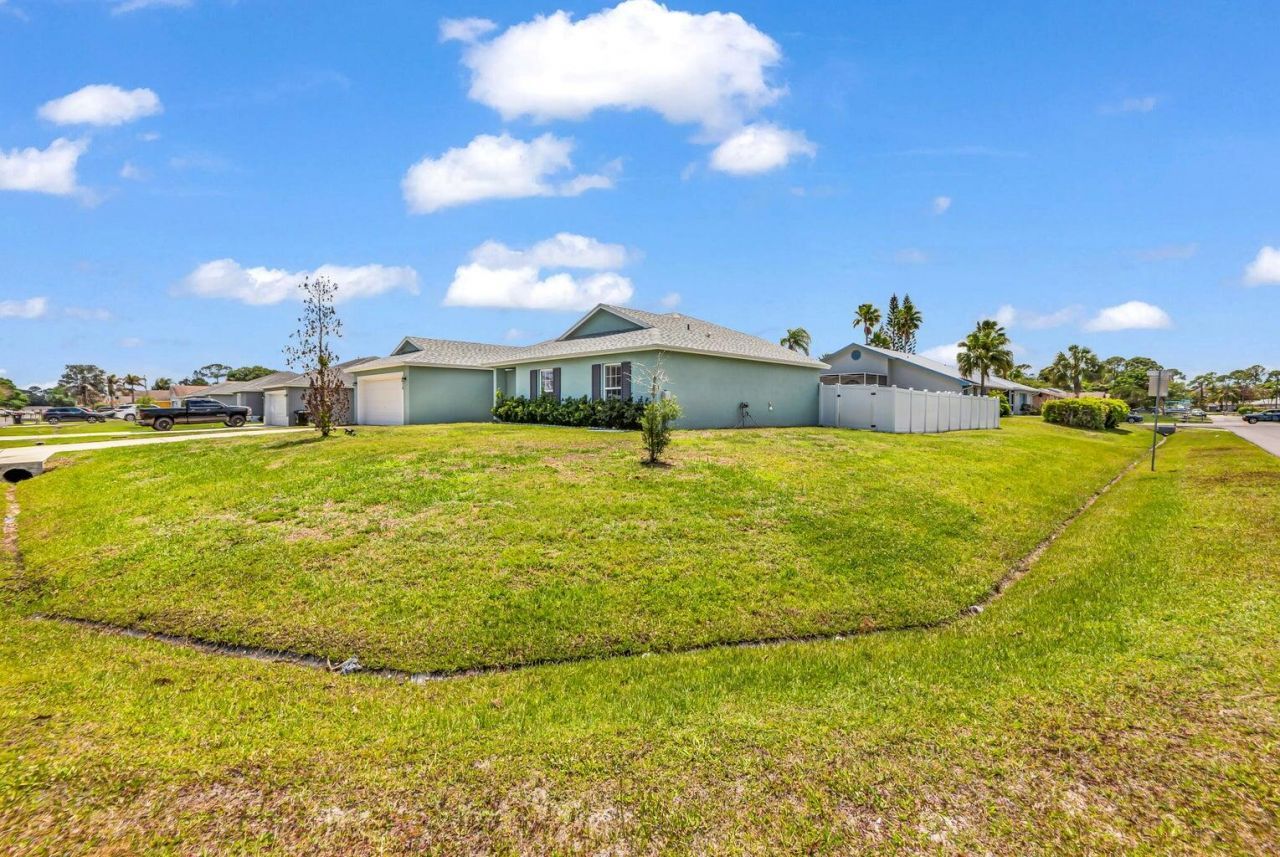 1220 SE Navajo Lane, Port Saint Lucie, FL 34983 Photo