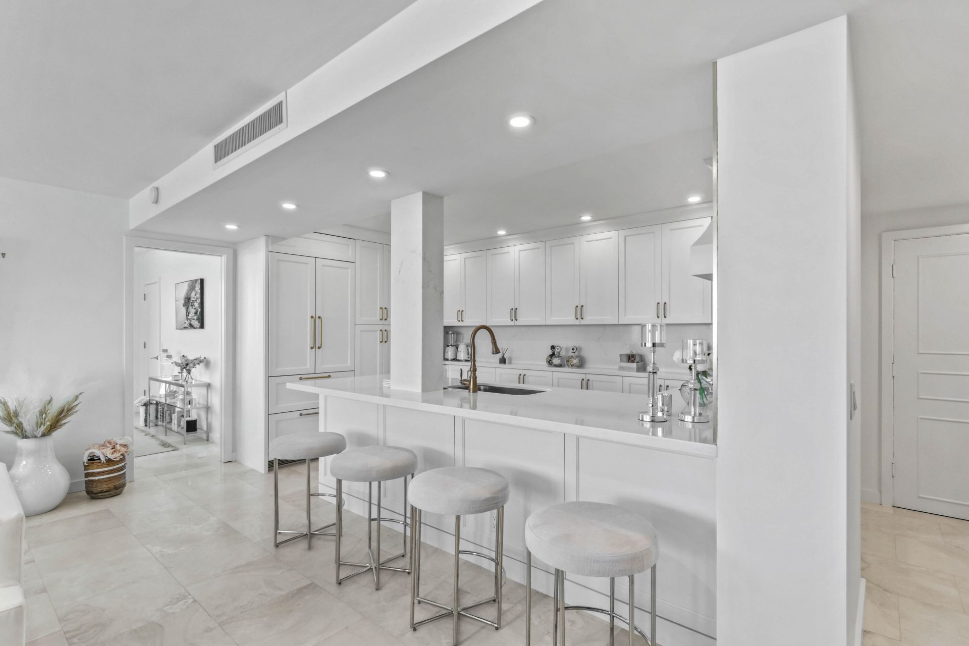 2295 S Ocean Boulevard, Unit 425, Palm Beach, FL 33480 Photo