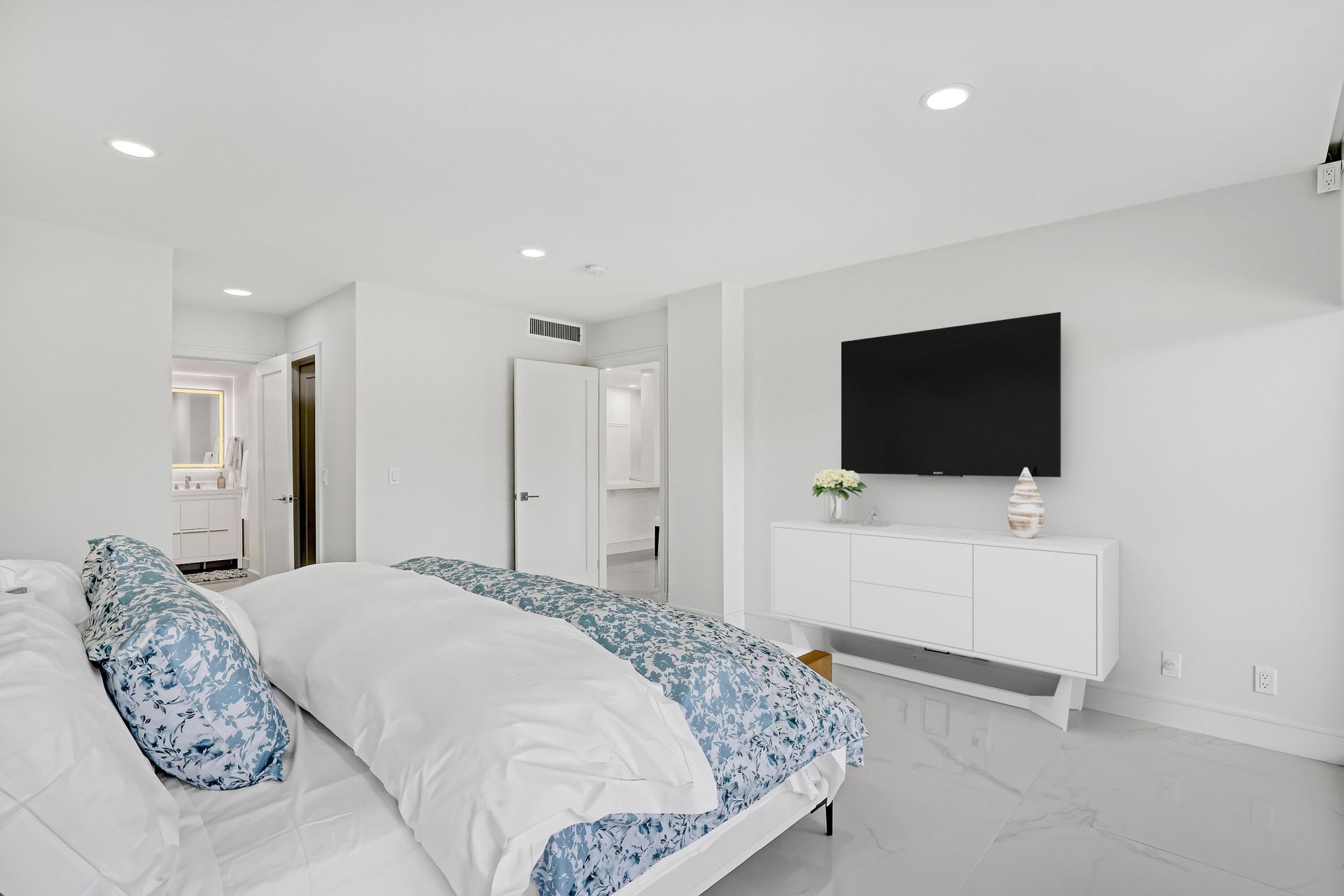 2295 S Ocean Boulevard, Unit 321, Palm Beach, FL 33480 Photo