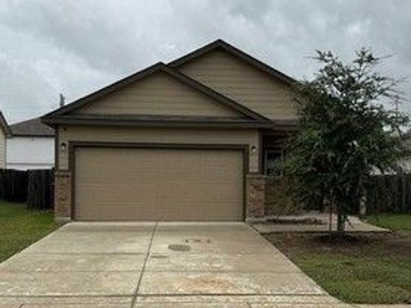 2417 Marty Way , Seguin, TX 78155
