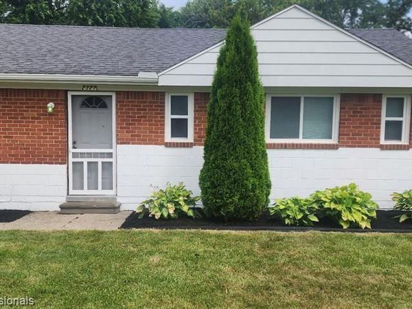 2327 Wildwood Circle Drive, Grand Blanc Twp, MI 48439