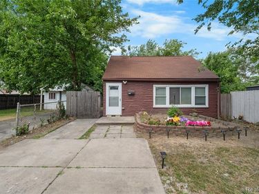 7521 Westminster Avenue , Warren, MI 48091