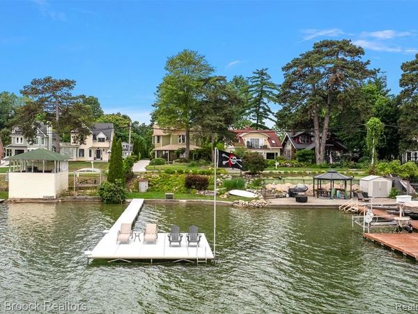 3642 Orchard Lake Road, West Bloomfield Twp, MI 48324