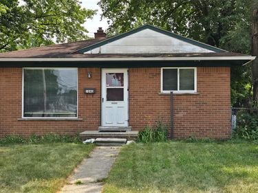 1040 E Bernhard Avenue , Hazel Park, MI 48030