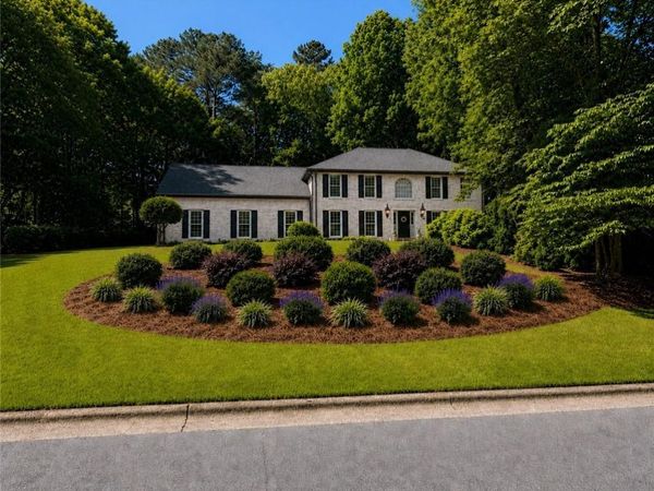 890 Ferncroft Court, Roswell, GA 30075