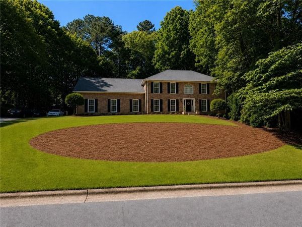 890 Ferncroft Court , Roswell, GA 30075