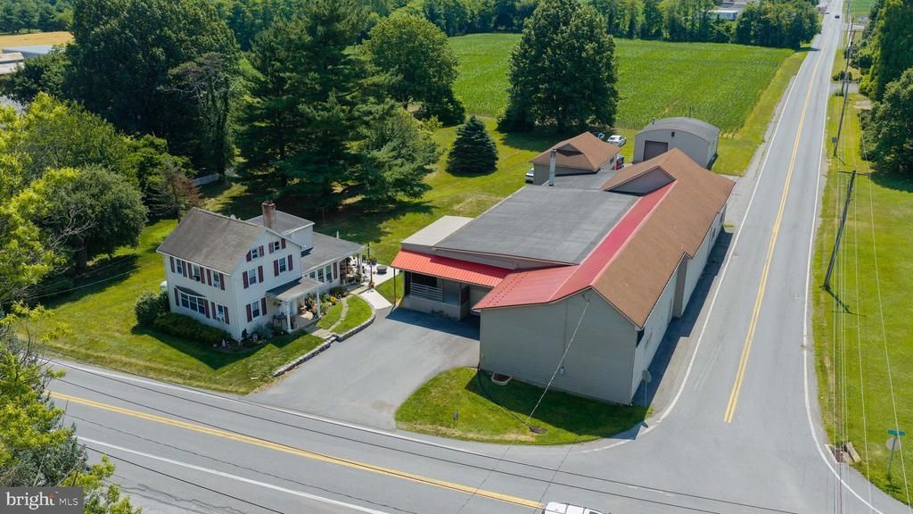 9449 ELIZABETHTOWN RD, ELIZABETHTOWN, PA 17022