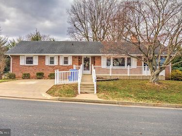 28 BEE STREET, FRONT ROYAL, VA 22630