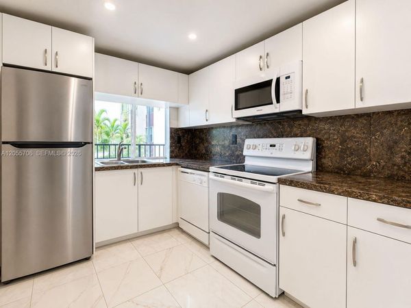 9431 SW 4th St , Unit 107, Miami, FL 33174