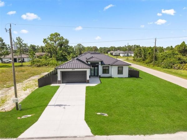 2911 38th ST W, LEHIGH ACRES, FL 33971
