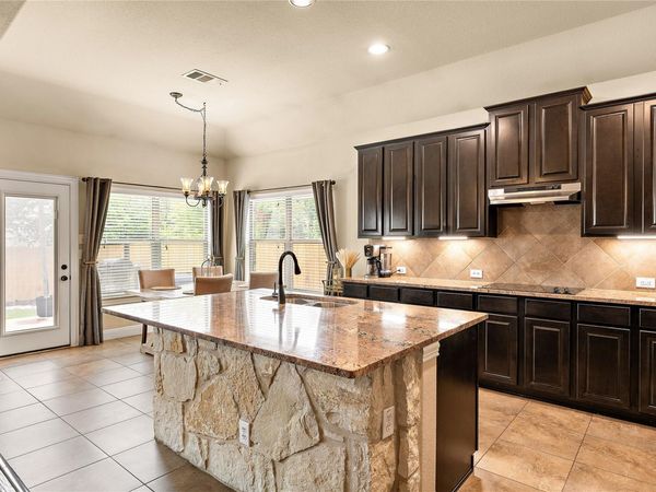 1008 N Ash CV, Hutto, TX 78634