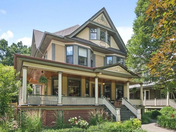 425 Clinton Avenue, Oak Park, IL 60302