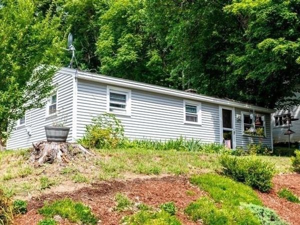 50 Grand St, Fitchburg, MA 01420