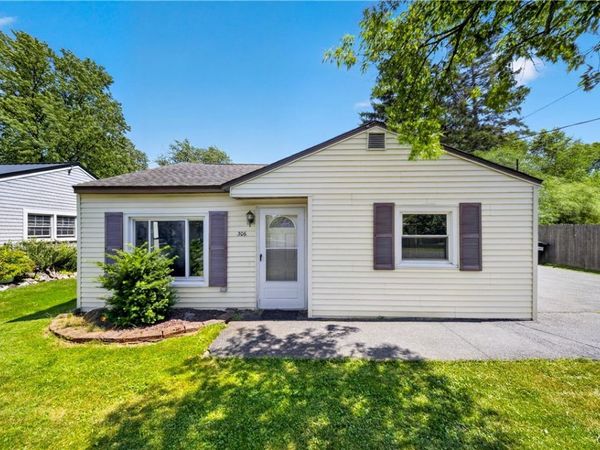 306 Hanover Avenue, Liverpool, NY 13088