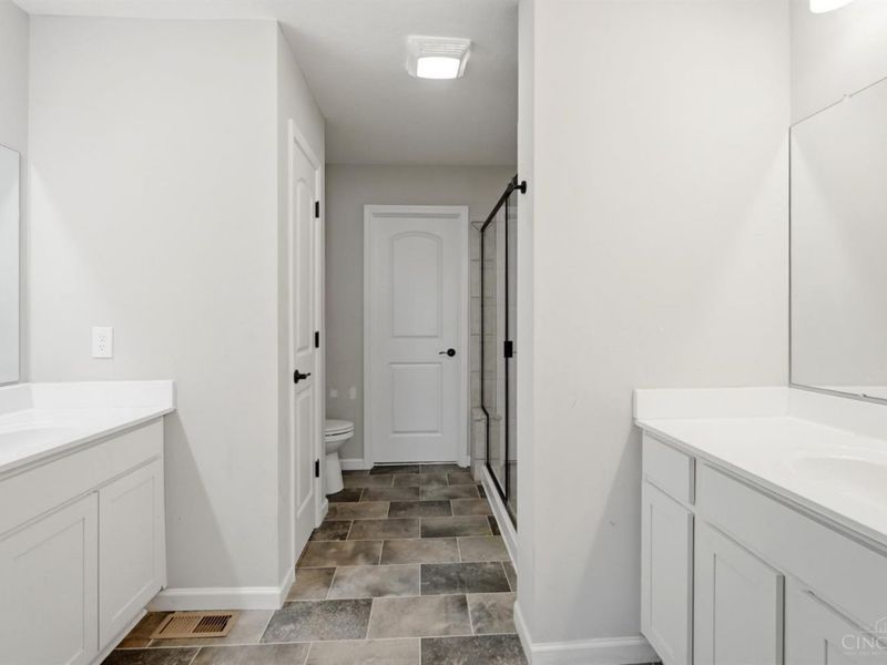 5389 Valley View Drive, Hamilton Twp, OH 45152 Photo 40