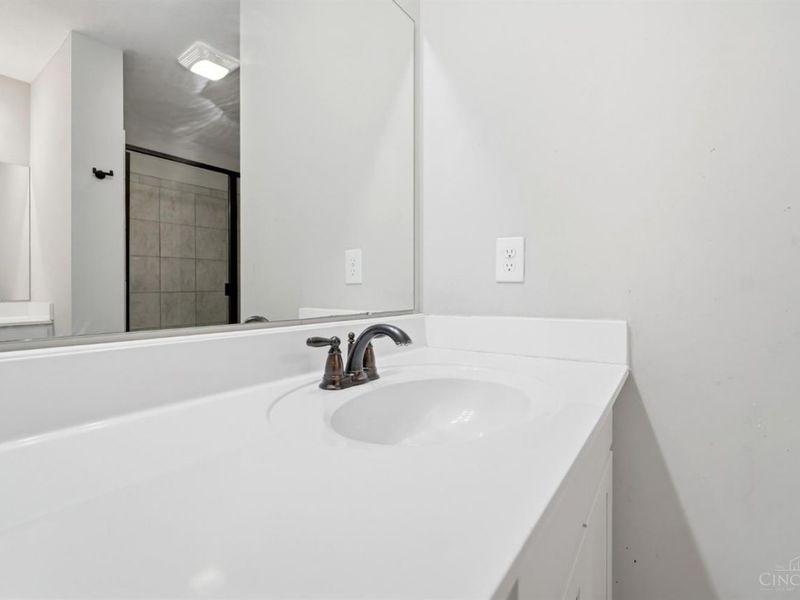 5389 Valley View Drive, Hamilton Twp, OH 45152 Photo 41