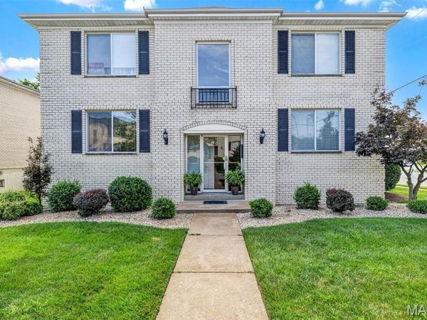 12598 Chardin Place, Unit 3, St Louis, MO 63128