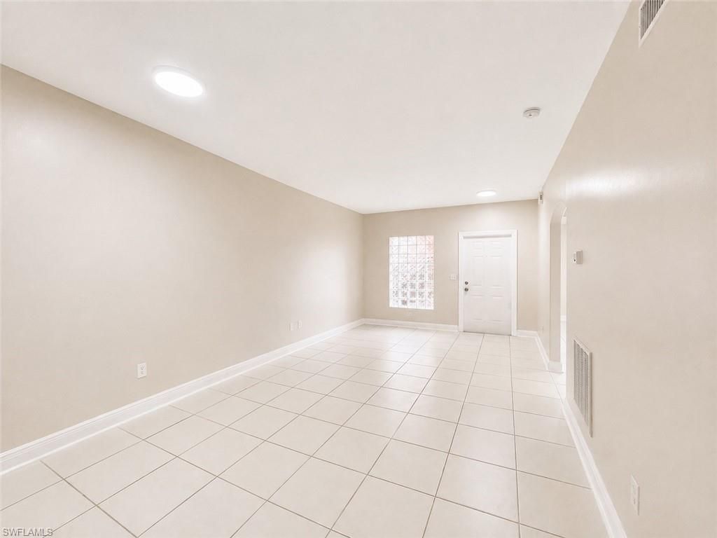 4110 Castilla Cir, Unit 105, Fort Myers, FL 33916 Photo